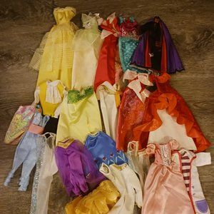 Huge Lot of Disney Princess Doll Clothes, Bell, Tiana, Aurora ,Frozen+